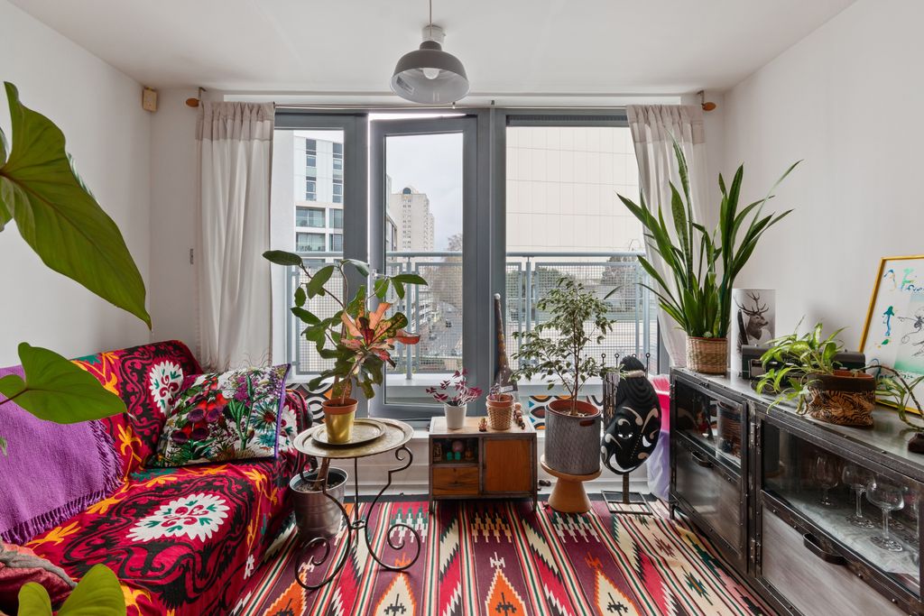 Property photo 3 of 9