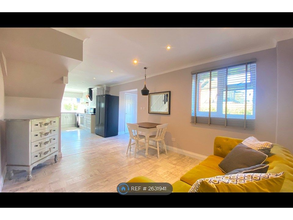 Property photo 3 of 9 Living And Dining