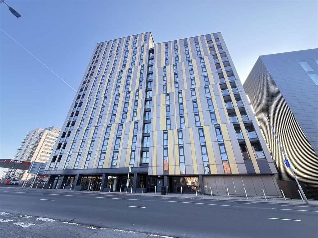 Property photo 1 of 21