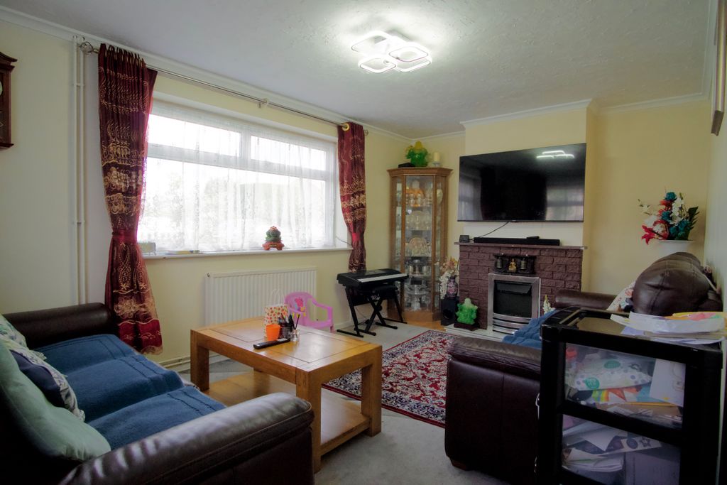 Property photo 2 of 8