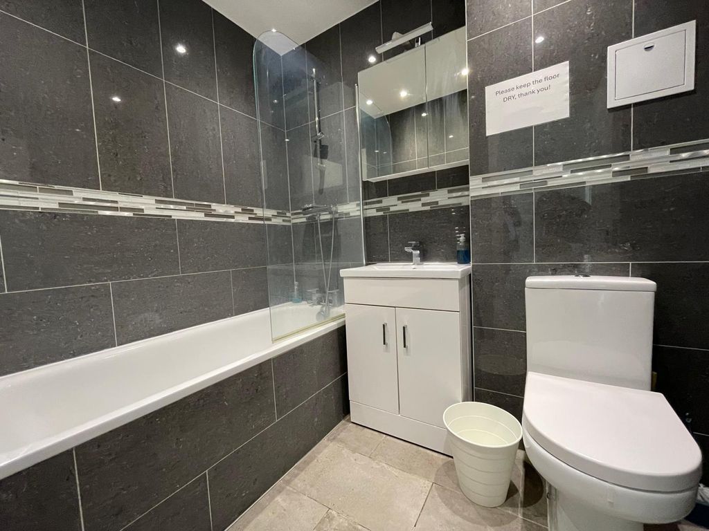 Property photo 3 of 5 Gallery