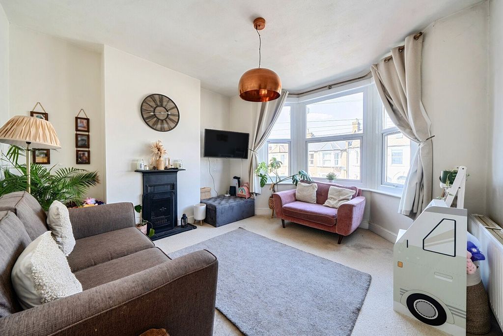 Property photo 2 of 13 Picture 2