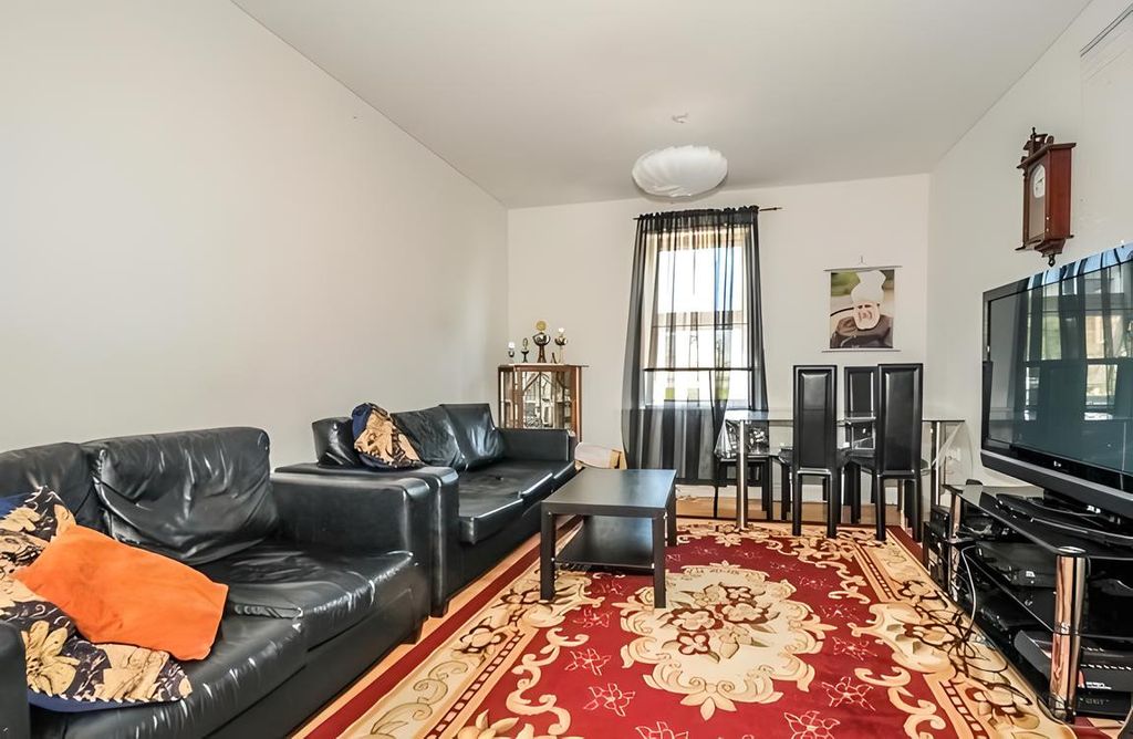 Property photo 1 of 5