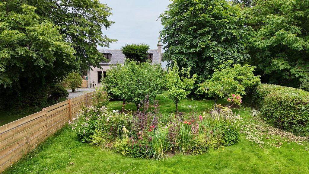 Property photo 1 of 38