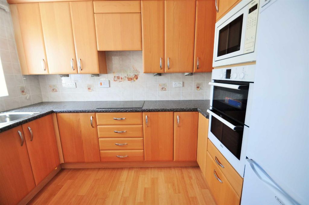 Property photo 2 of 12