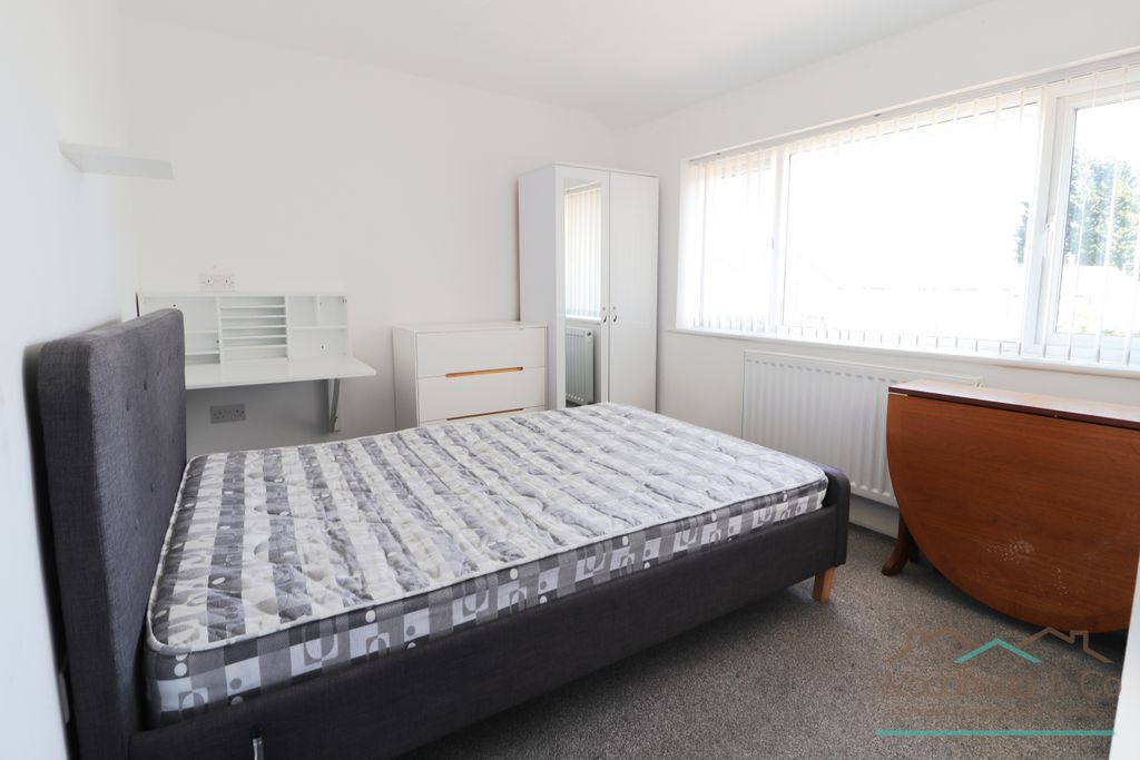 Property photo 2 of 6 R3 (10)