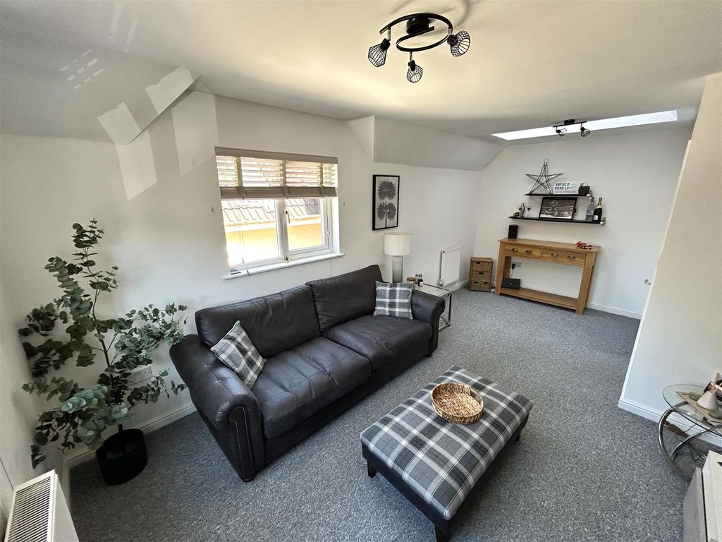 Property photo 2 of 12 Img_1142.Jpg