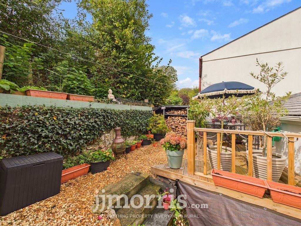 Property photo 2 of 29