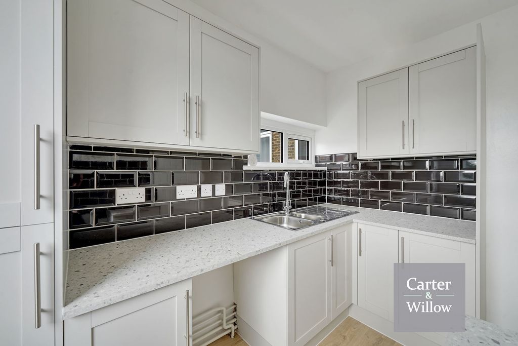 Property photo 1 of 6 Kitchen