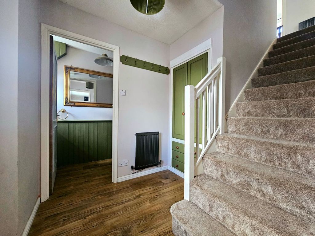 Property photo 2 of 21