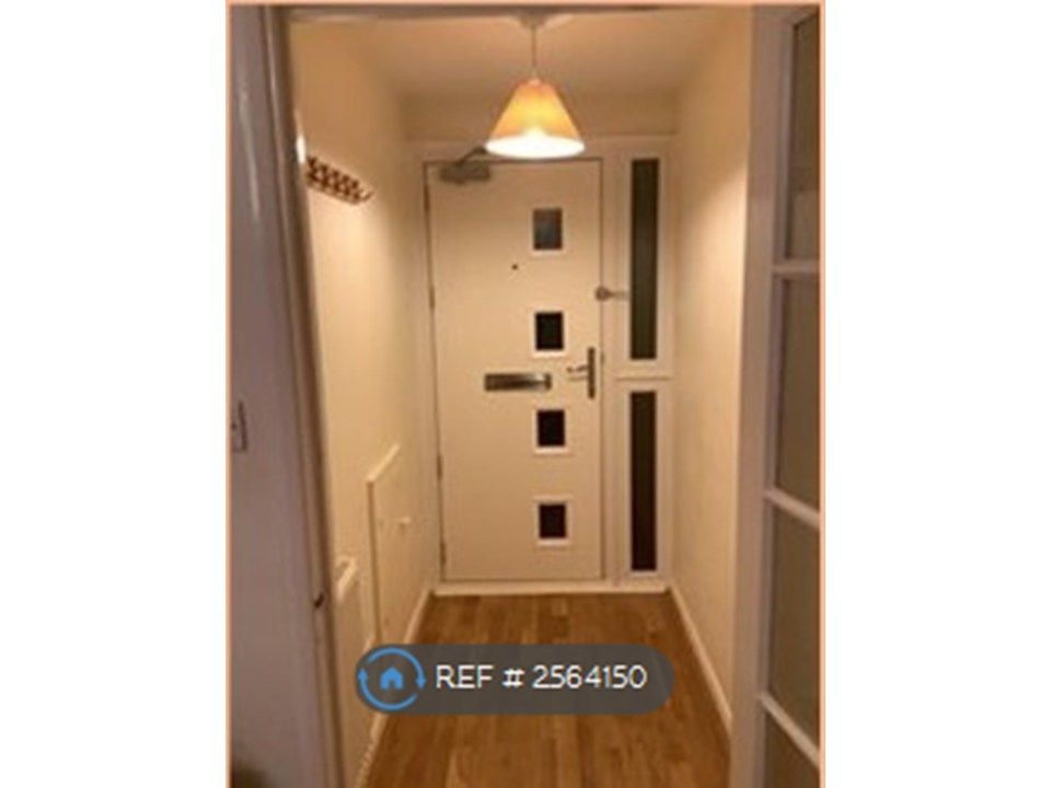 Property photo 2 of 15 Entrance Hall