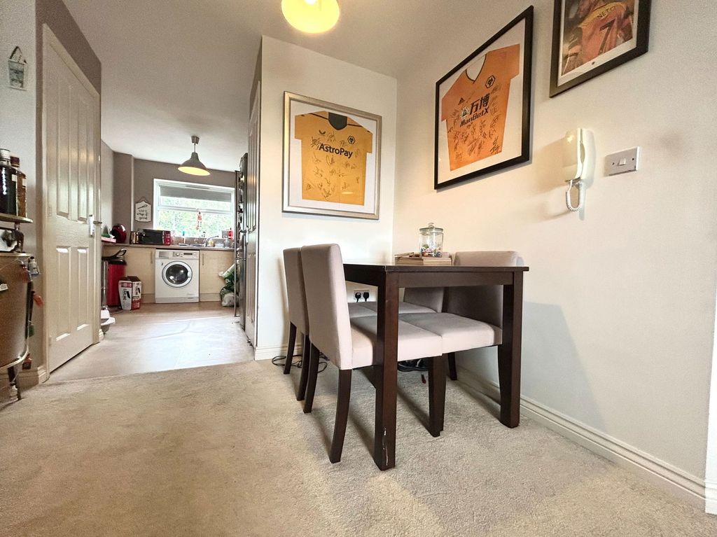 Property photo 3 of 12