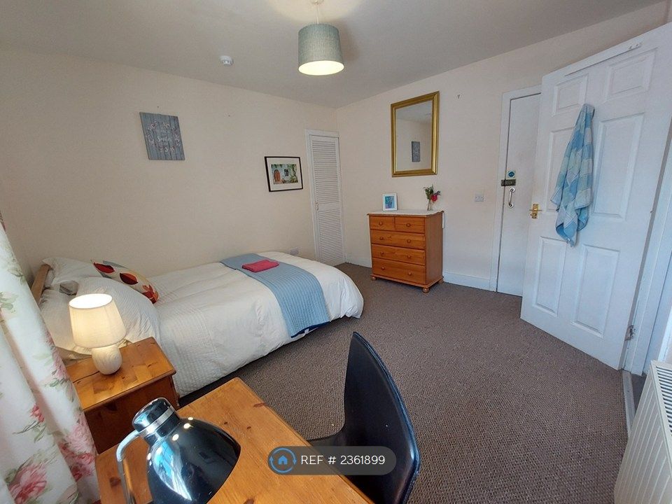 Property photo 2 of 17 Room 2 - £690/Mo