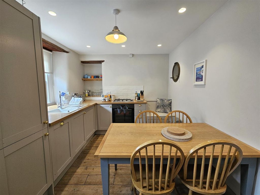 Property photo 2 of 20 Kitchen/Dining Room
