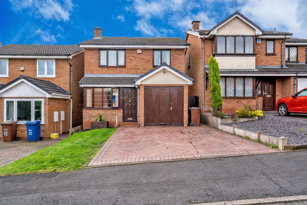 Property photo 1 of 17 St George Drive, Hednesford, Cannock, Ws12 0Fb -23