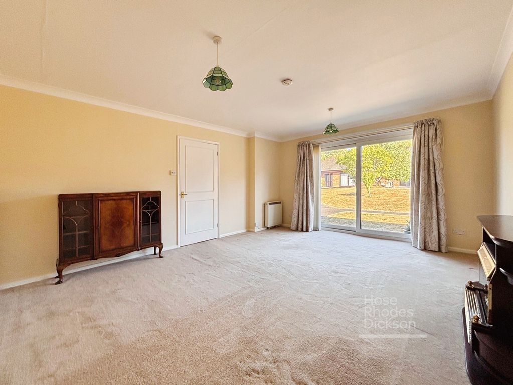 Property photo 3 of 15 Living Room