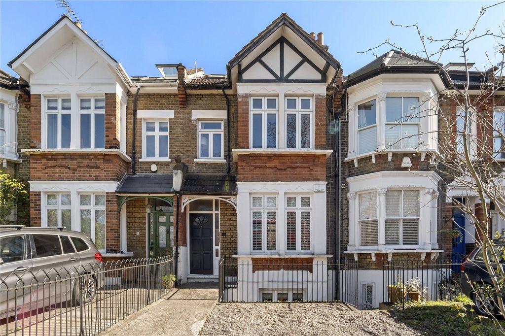 Property photo 1 of 16 External