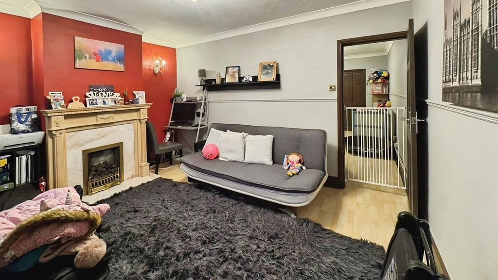 Property photo 2 of 18