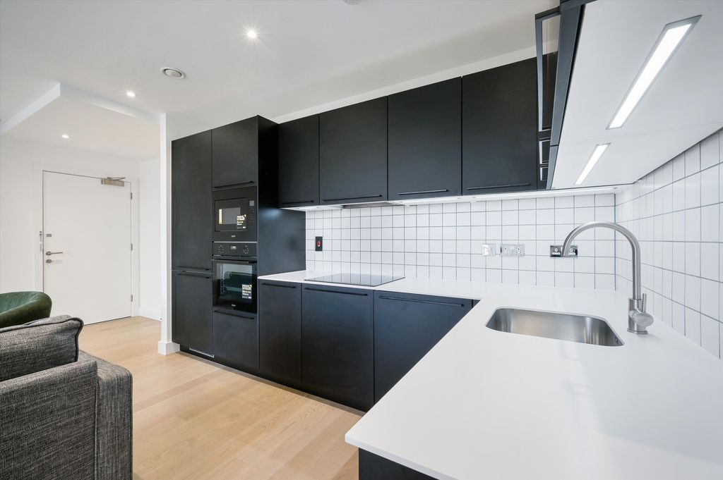 Property photo 2 of 12 Image