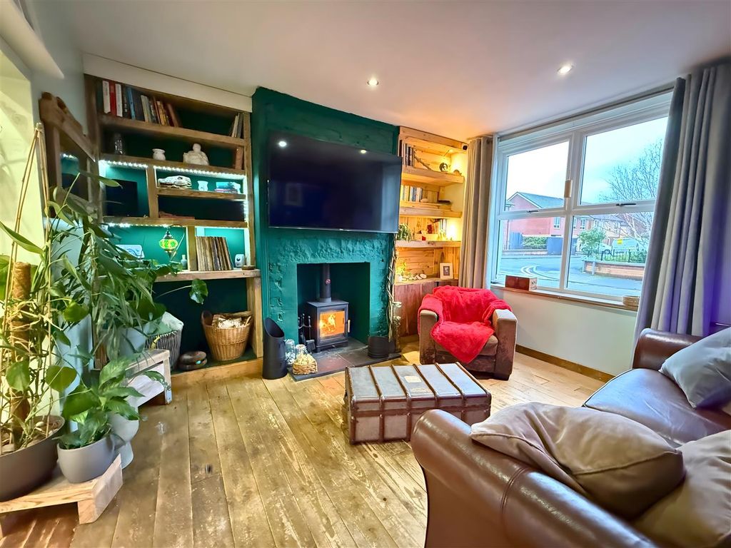 Property photo 2 of 20 8.Png