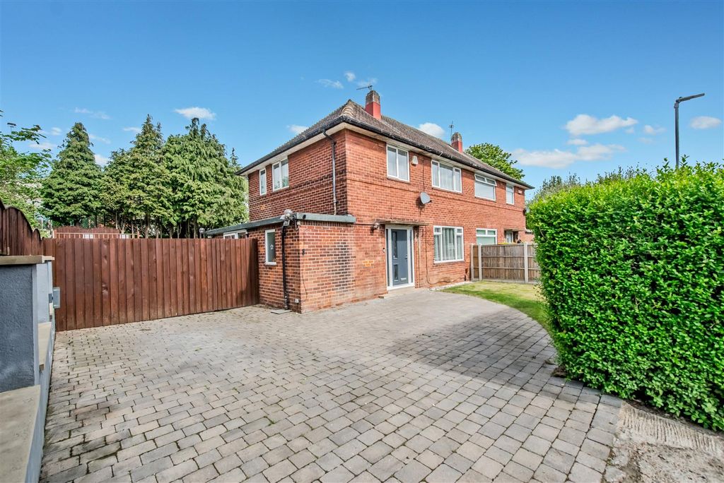 Property photo 1 of 35