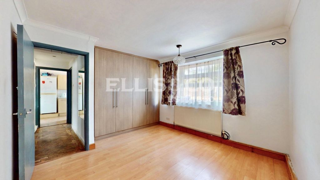 Property photo 2 of 21 Picture No. 27