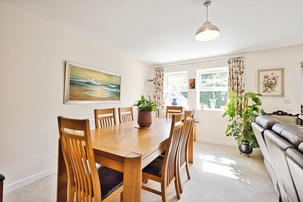 Property photo 3 of 21 Pbox-Img.Jpg