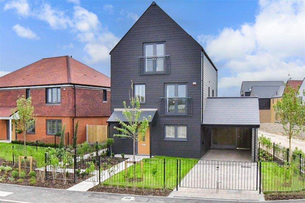 Property photo 2 of 6 Front