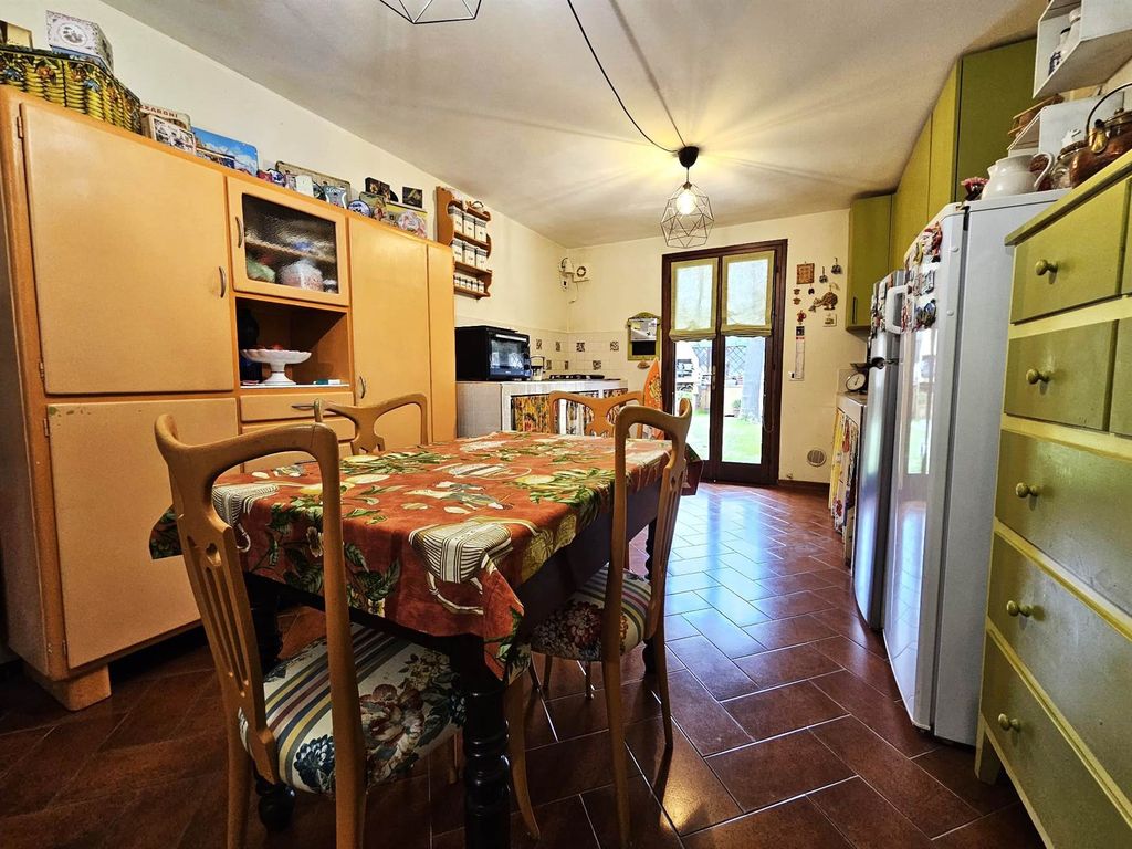 Property photo 2 of 30