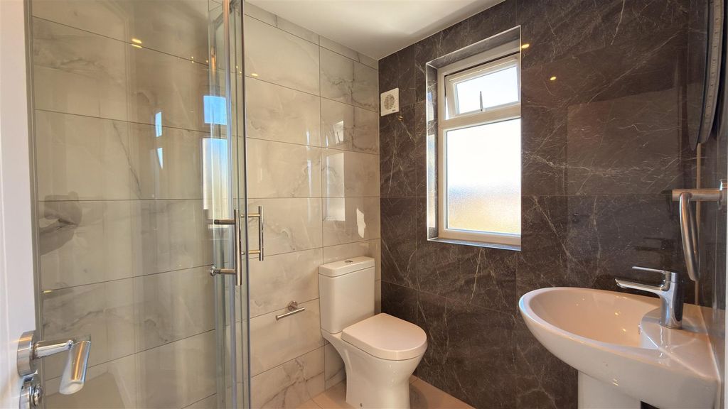 Property photo 2 of 11 Photo 06-10-2025, 12 34 44 Pm.Jpg