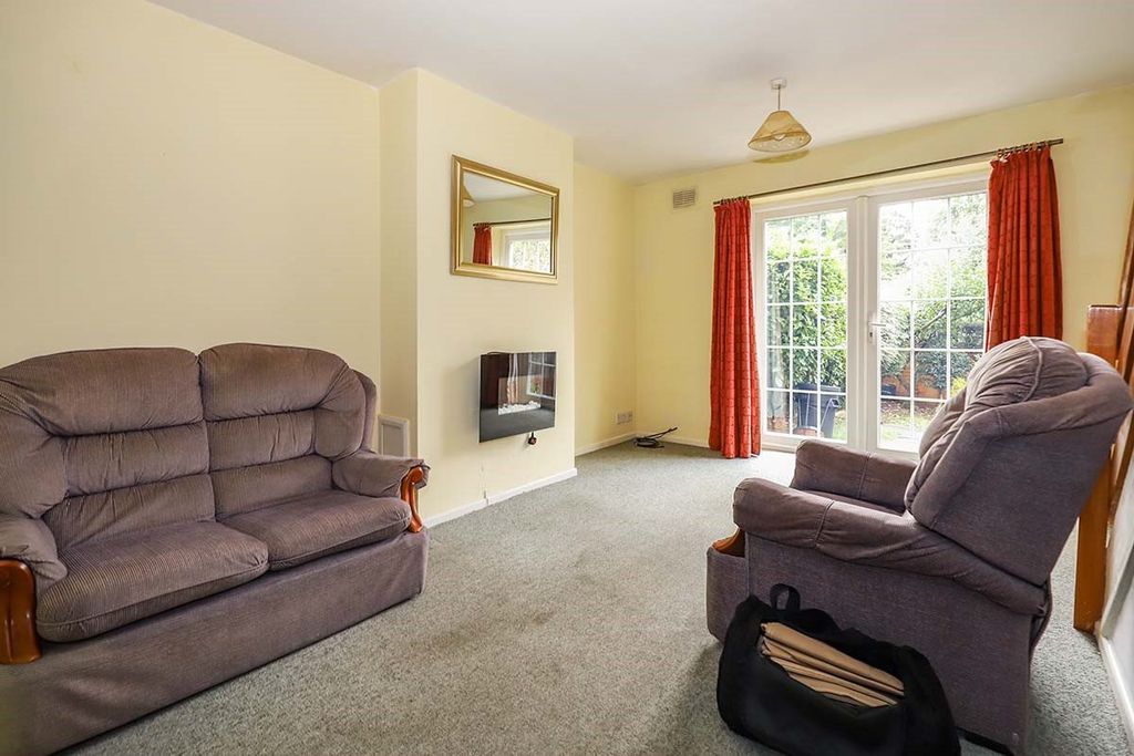 Property photo 3 of 8 Living Room (1)