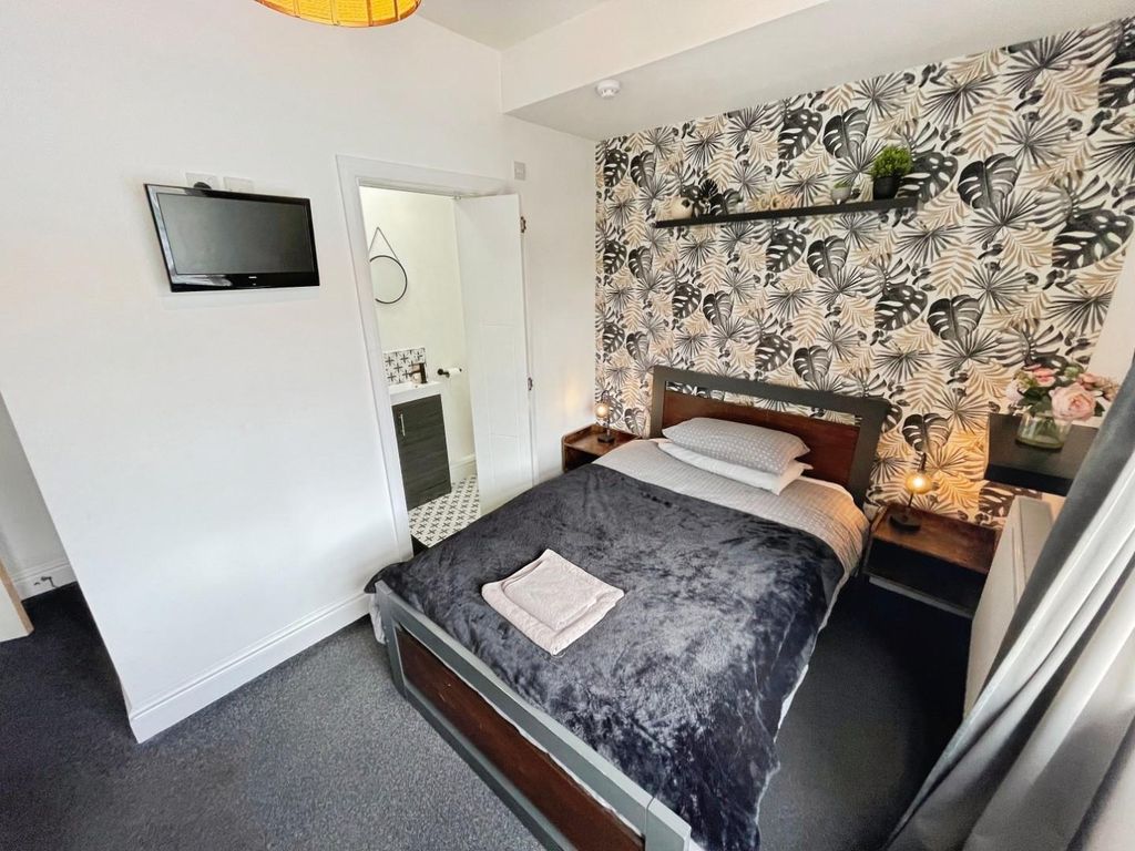 Property photo 3 of 36 468B3c4B--43EE-A5E7-6Ea42D91C023-34630-000004De48F