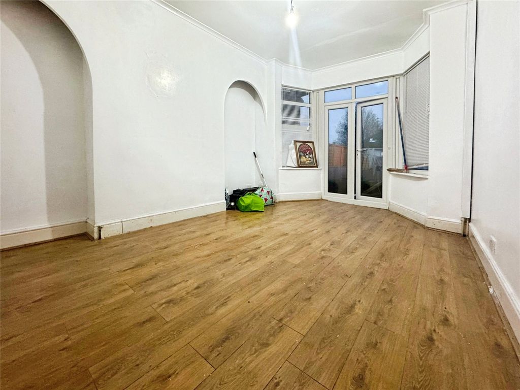 Property photo 3 of 7 Picture No. 08