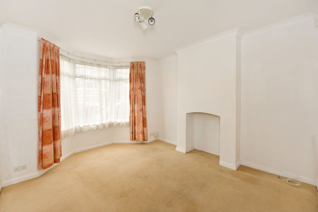 Property photo 2 of 6 5289251