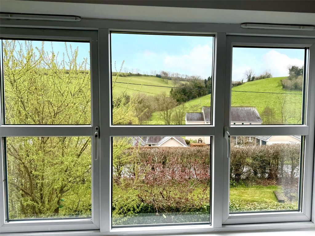 Property photo 2 of 27 Picture No. 69