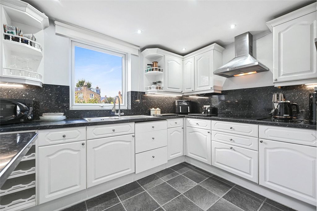 Property photo 3 of 10 Picture No. 07