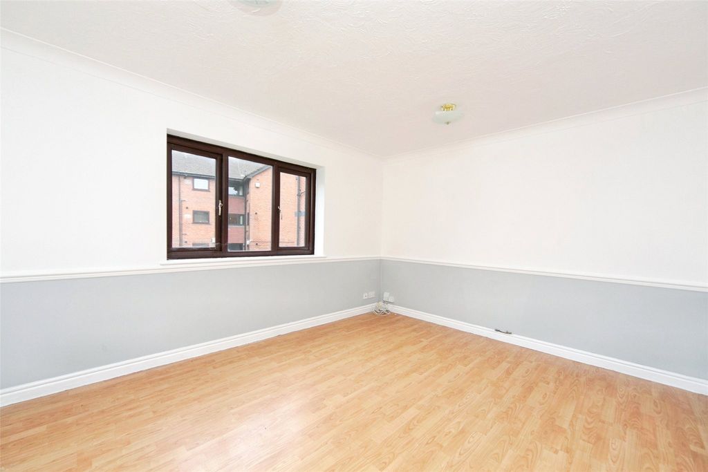 Property photo 2 of 11 Picture No. 13