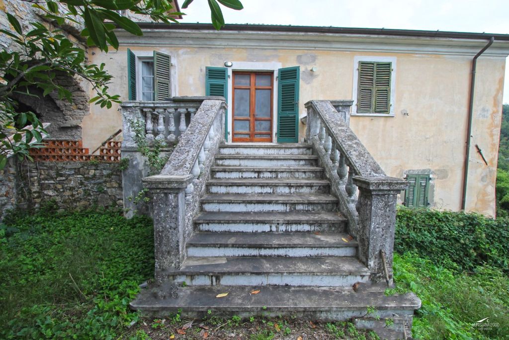 Property photo 2 of 47