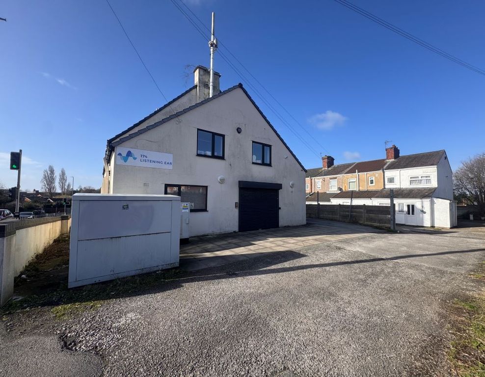 Property photo 2 of 23