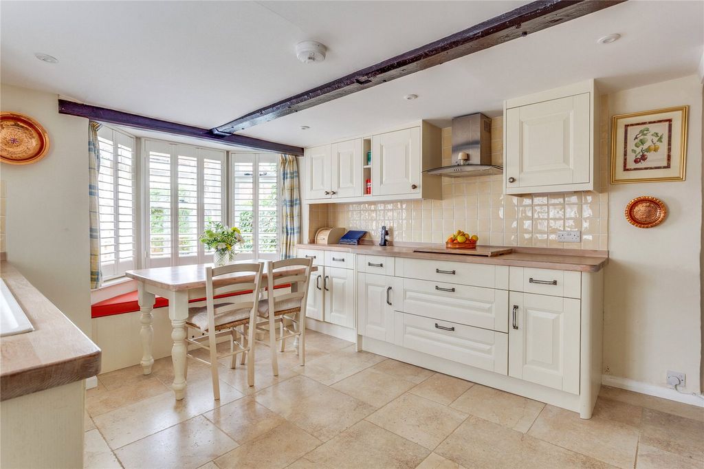 Property photo 2 of 16 Picture No. 31