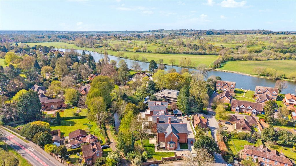 Property photo 3 of 16 Picture 3