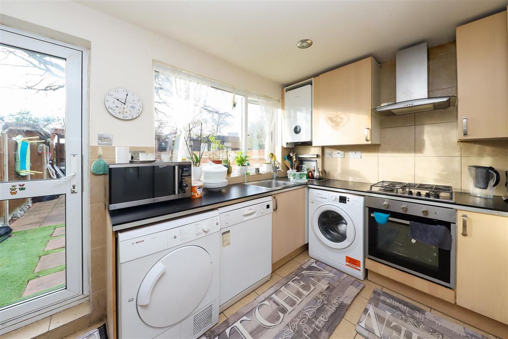 Property photo 3 of 11 Butler Street