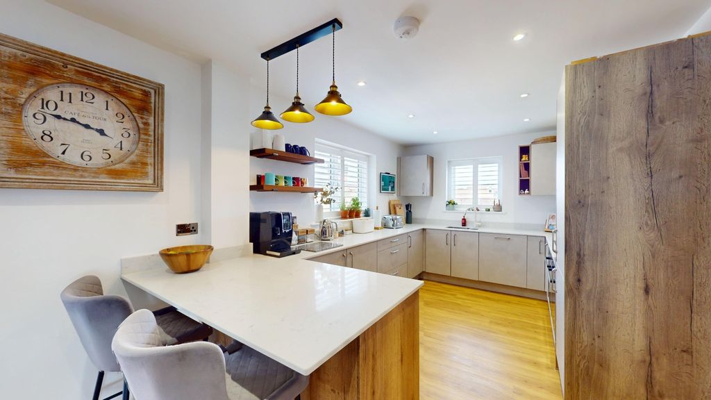 Property photo 2 of 35 4155562