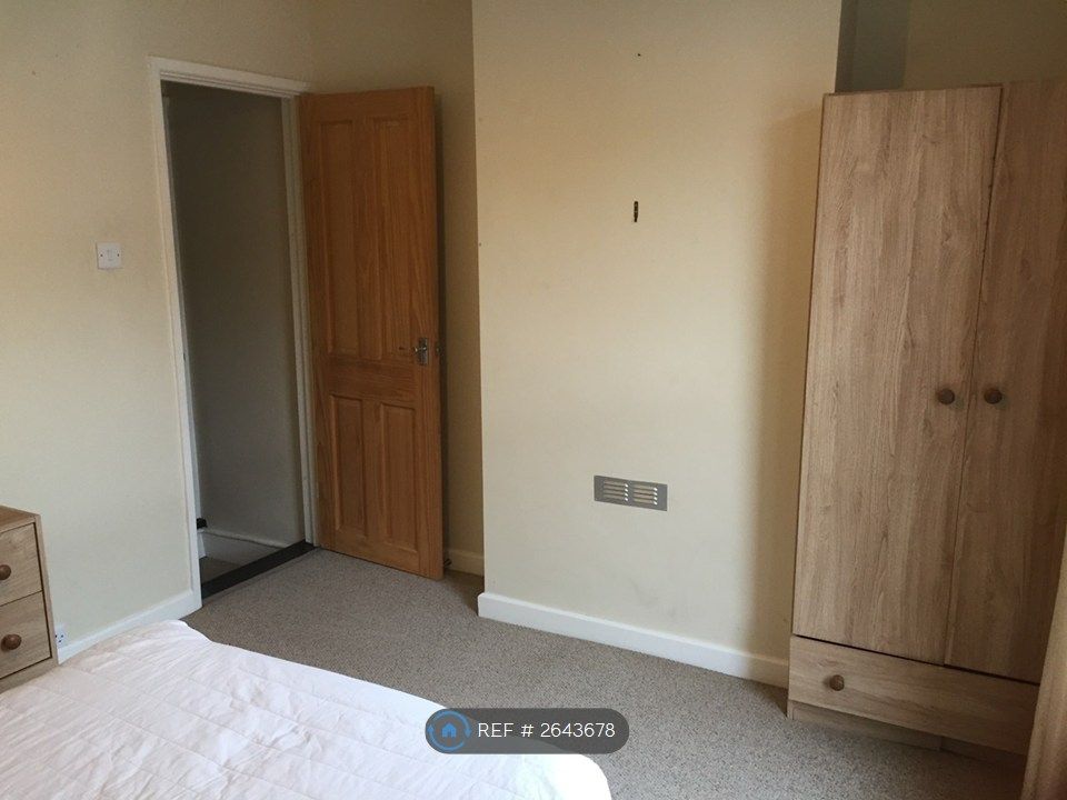 Property photo 2 of 15 Bedroom