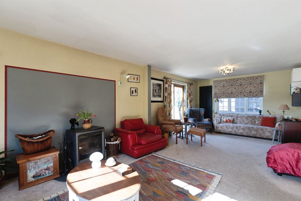 Property photo 3 of 16