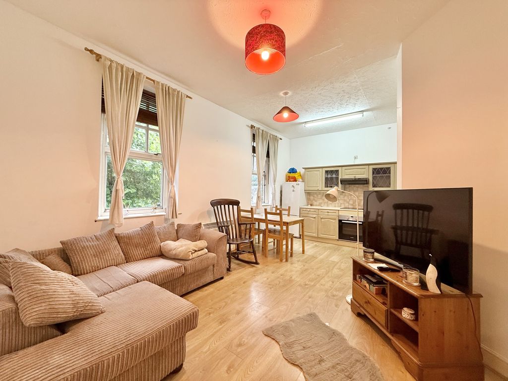 Property photo 1 of 8