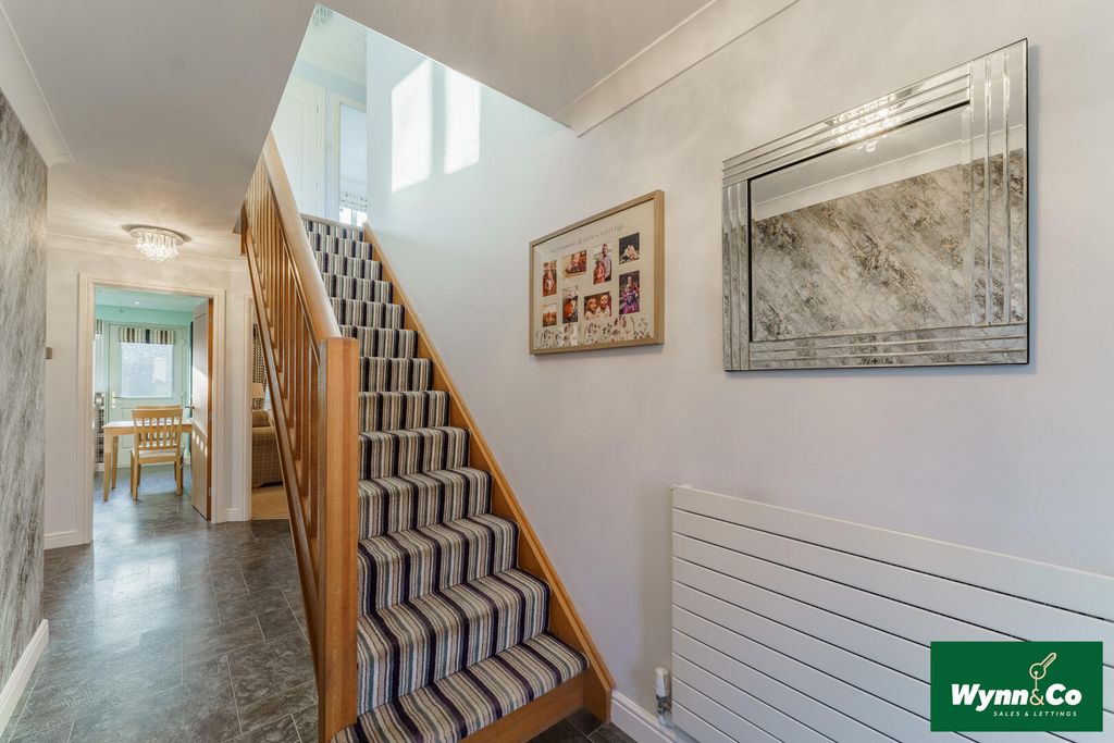 Property photo 3 of 20 Hallway