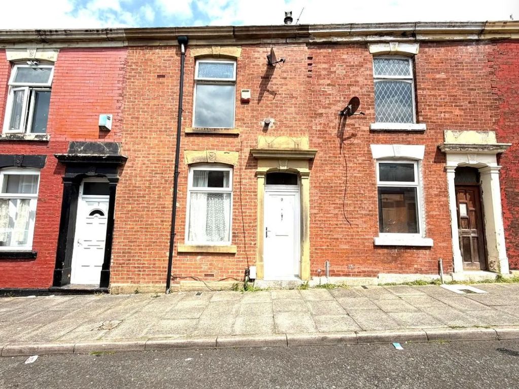 Property photo 1 of 10