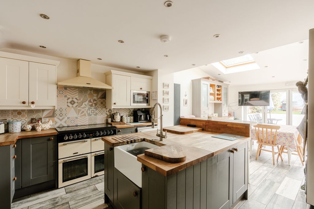 Property photo 2 of 43 2