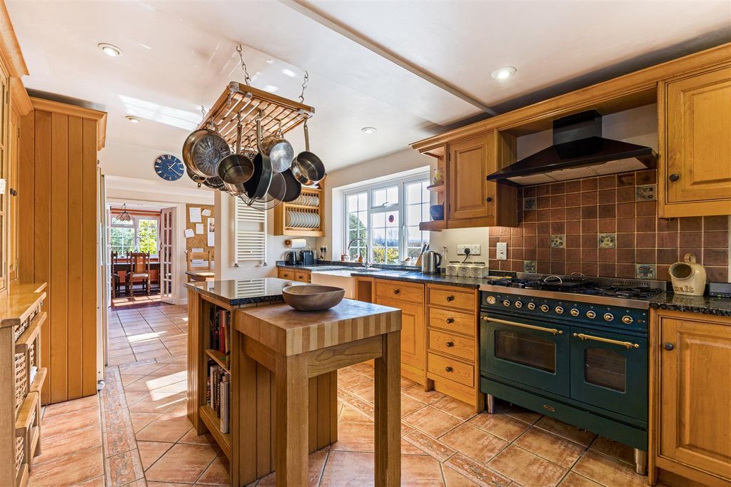 Property photo 3 of 16 Kitchen